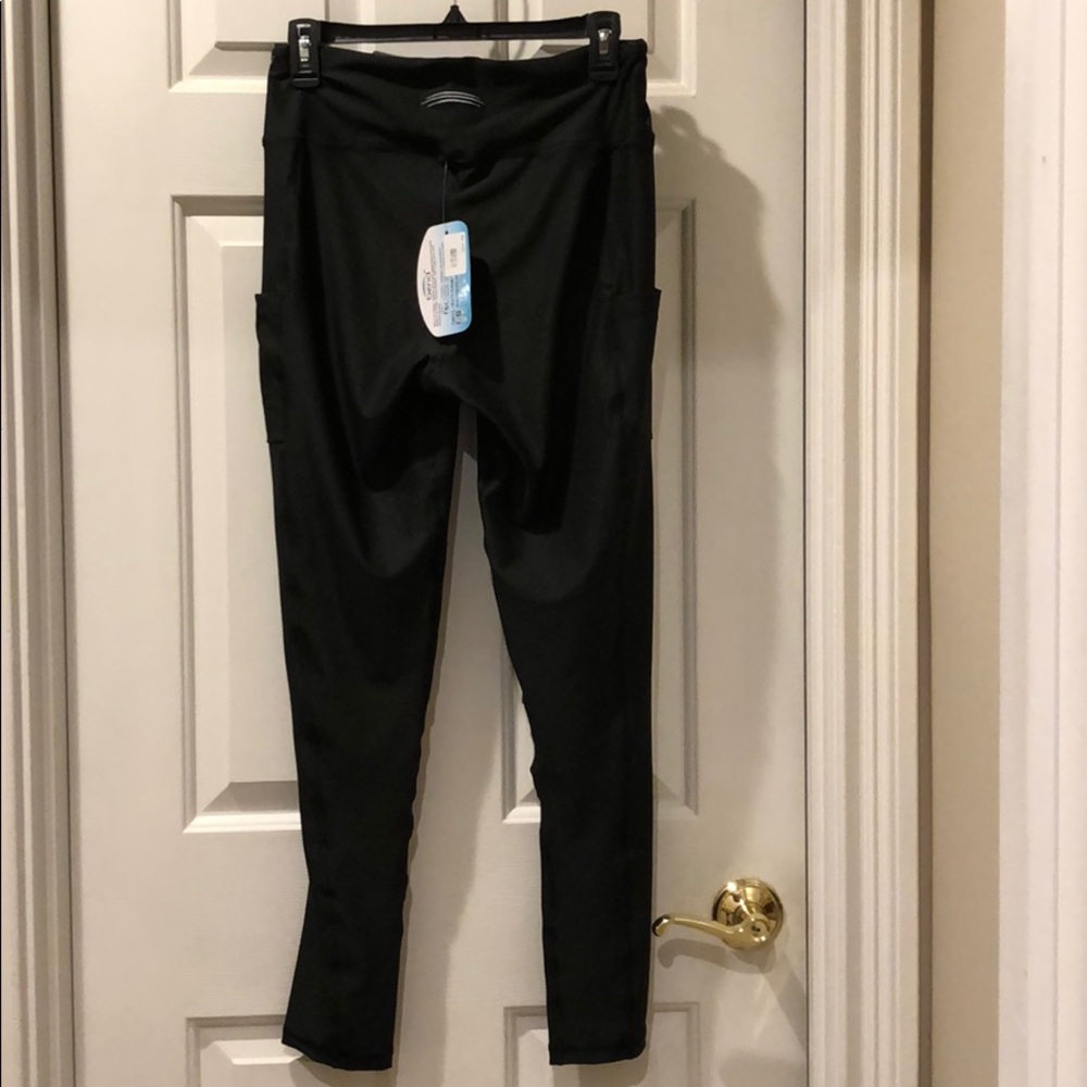 bend active brand leggings with side pockets